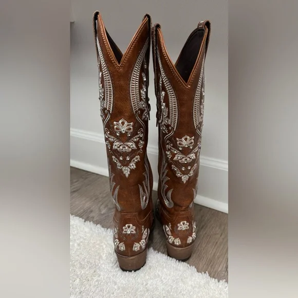 Brown Embroidered Cowboy Boots - Picture 4 of 5
